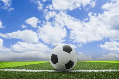 法甲大巴黎内讧？梅西与姆巴佩场外互动引球迷热议